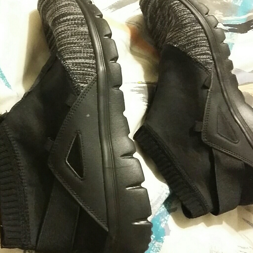 water board shoes look at pictures tells you want you need to know